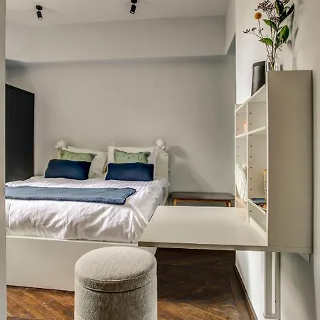 Canal House With Garden Apartament