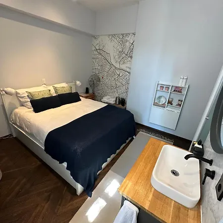 Canal House With Garden Apartman