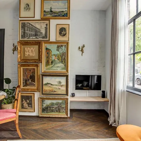 Canal House With Garden Apartment